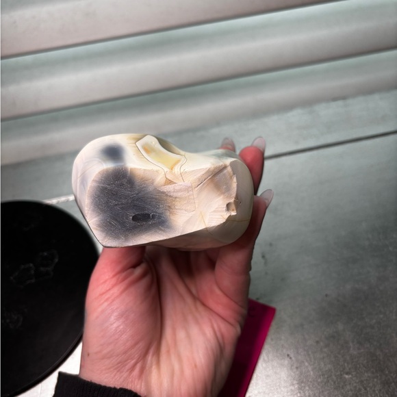 Unique Orca Agate Stone Decor - Picture 8 of 8